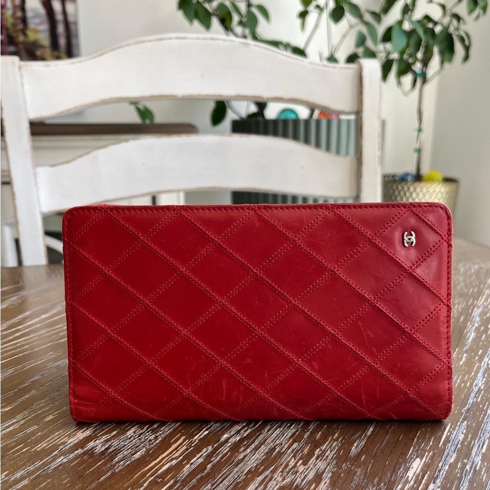 Channel Red Long Wallet - Picture 14 of 16